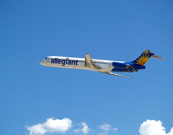 allegiant_air_airliner_in_flight.jpg