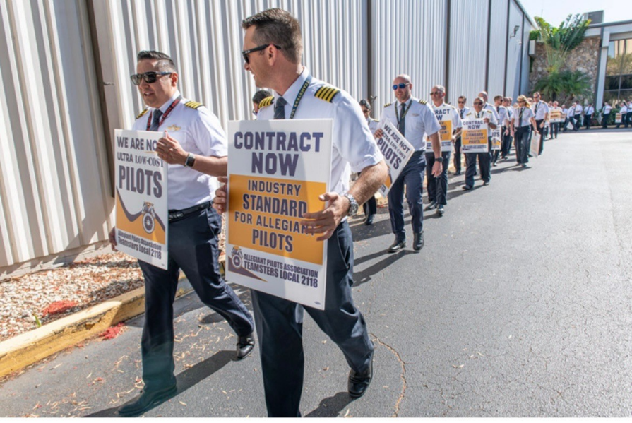 Teamster Pilots with Allegiant Air Picket Florida Airports