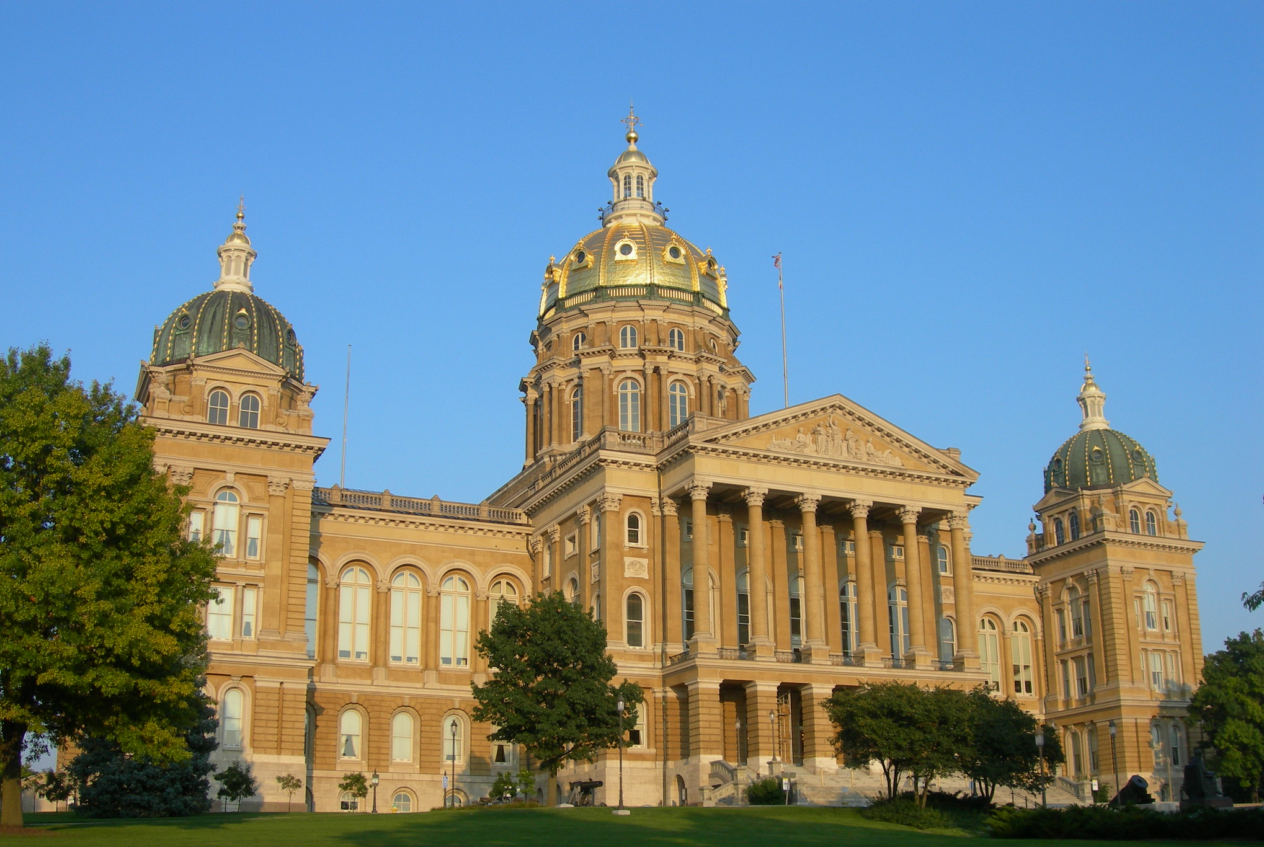 Iowa-State-Capitol-Des-Moines-Iowa-John-C-Cochrane-Alf…-Flickr