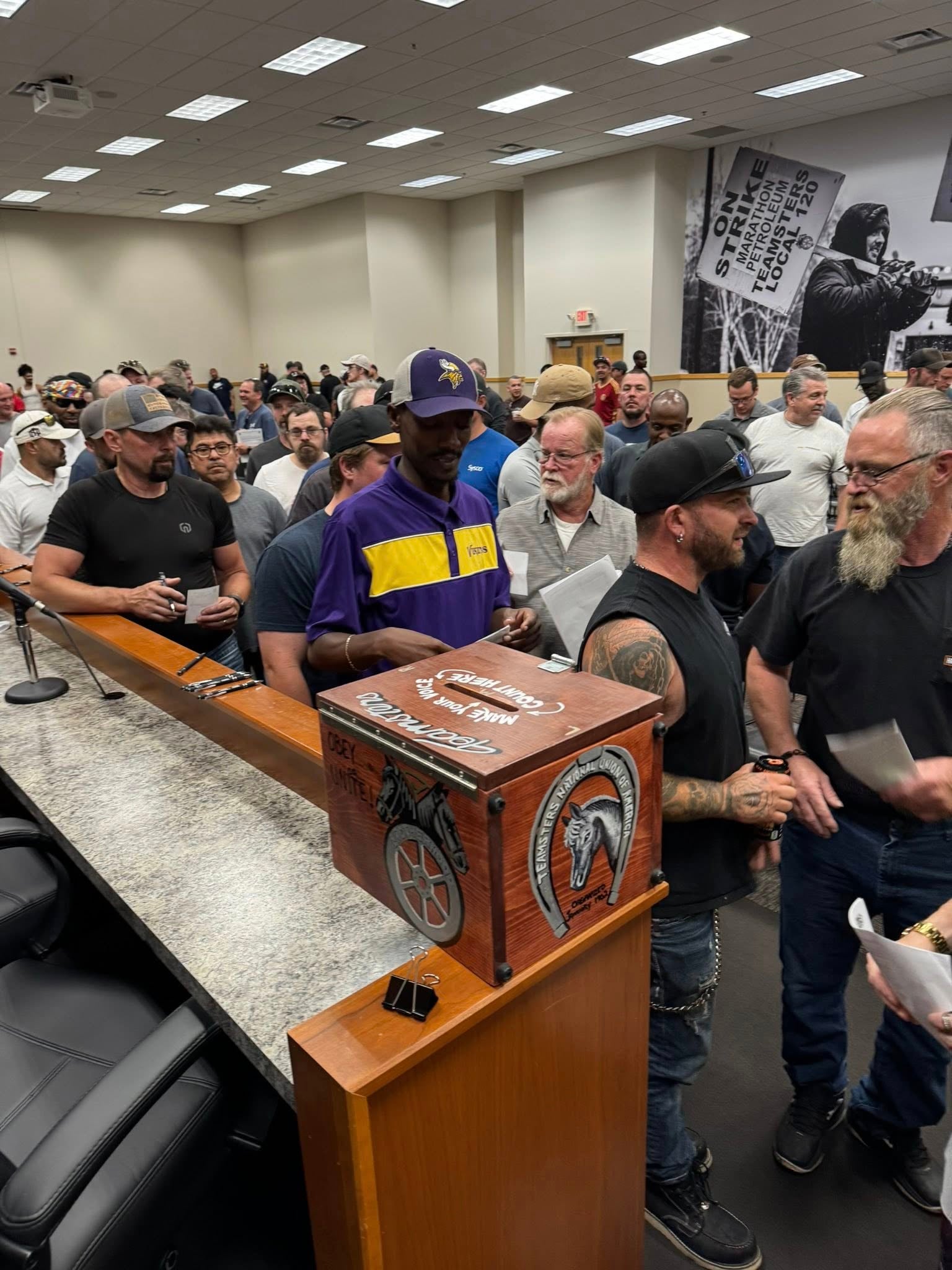 Minnesota Teamsters Unanimously Authorize Strike at Sysco