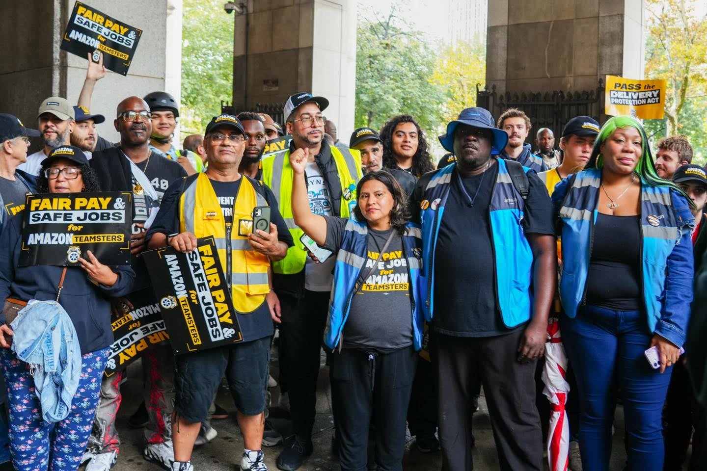 Teamsters-Backed Delivery Protection Act Secures Supermajority in New York City Council