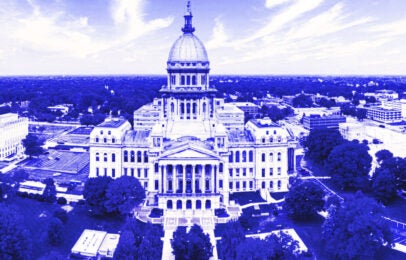 Illinois-State-Capitol-drone-shutter-stock-2-1200x768 (1)