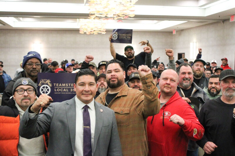 Image for the Tweet beginning: Recology workers represented by Teamsters