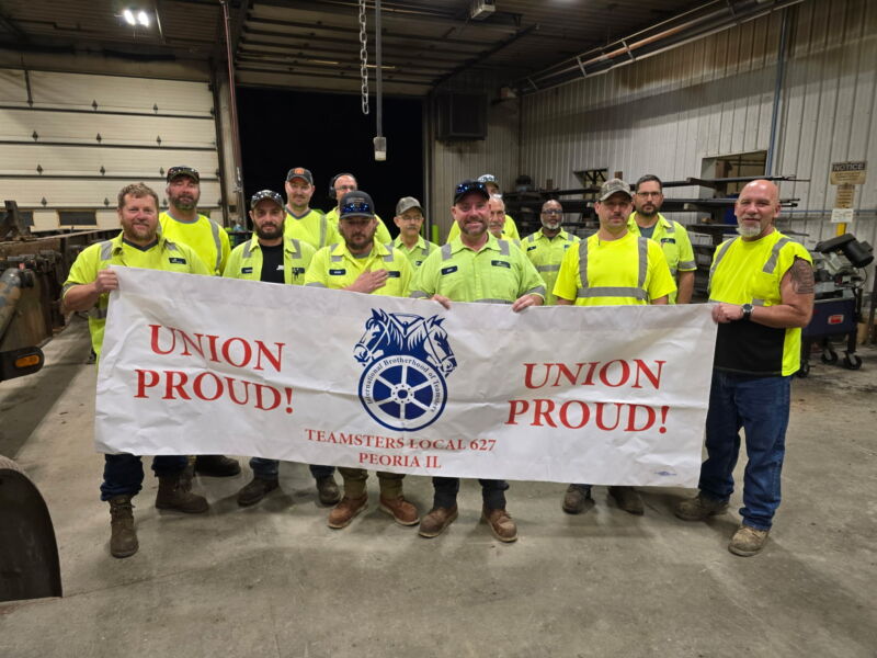 Image for the Tweet beginning: TEAMSTERS WIN STRONG CONTRACT AT
